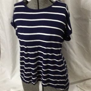 Women’s Top size 1X navy & White